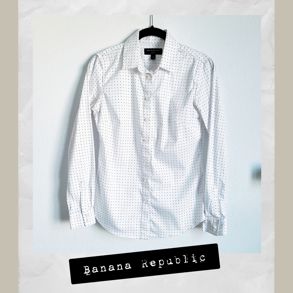 Banana Republic Factory Tailored Button Down, Size 2, White w/Black Polka Dots